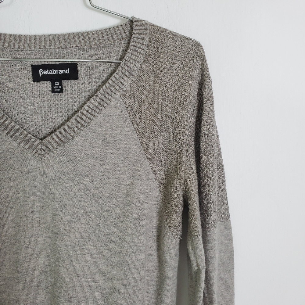 Betabrand Silver Shield Gray Sweater - Picture 4 of 8